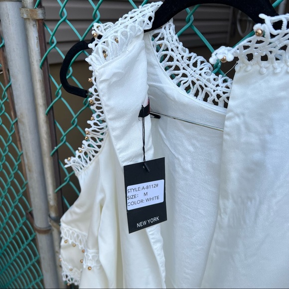 White Cold Shoulder Dress with gold pearls M - Picture 5 of 14